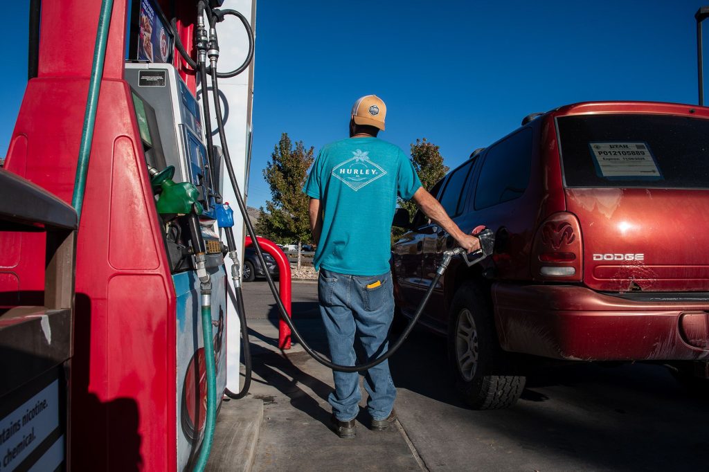 Americans’ feelings about the economy continue to worsen