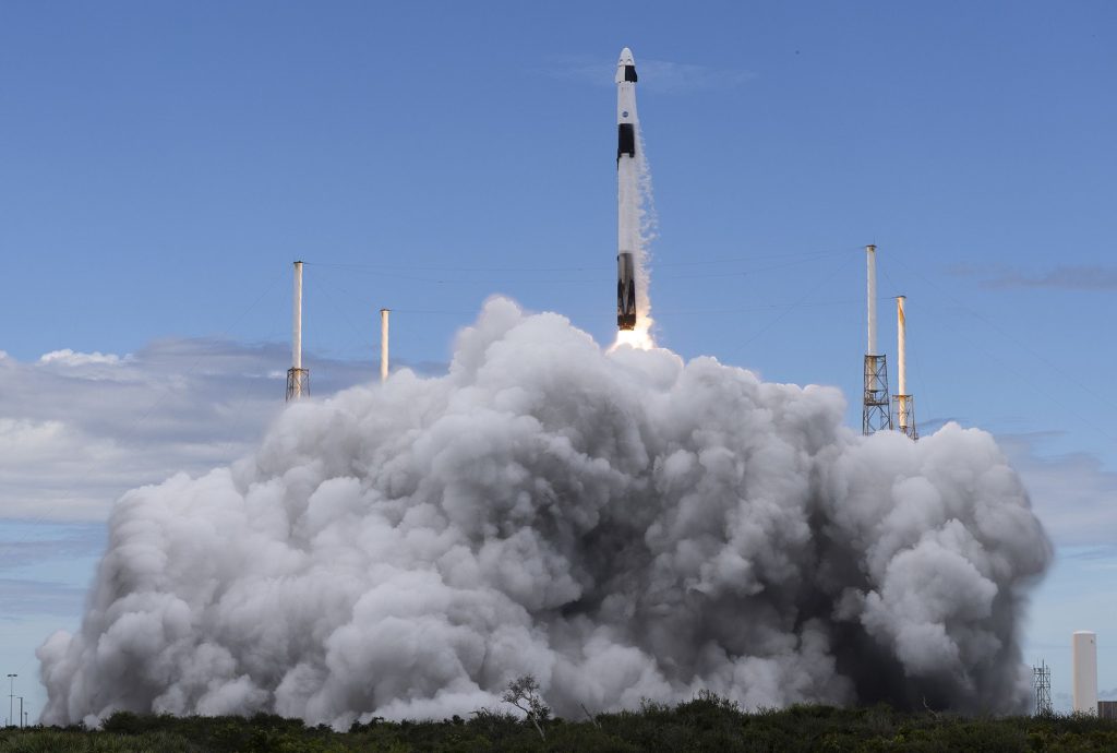 Trump purchased up to $5 million of SpaceX bonds days before major space order